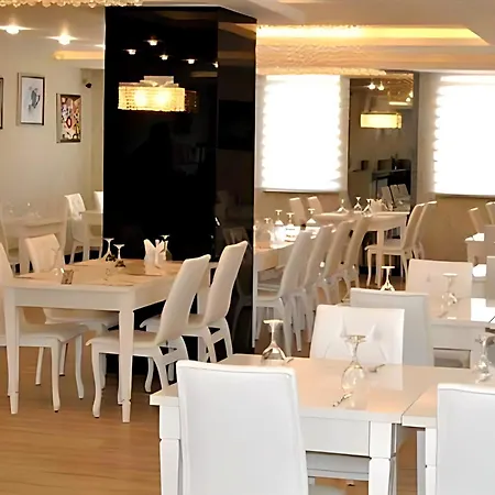 Real House 3* Καισάρεια