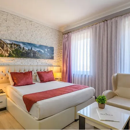 Real House Hotel 3*
