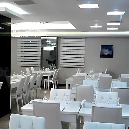 Real House Ξενοδοχείο Καισάρεια