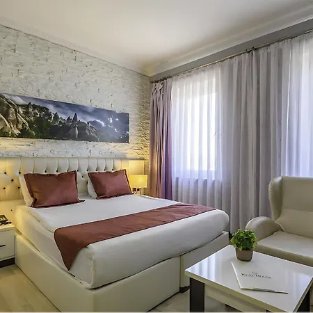 Real House Ξενοδοχείο Καισάρεια