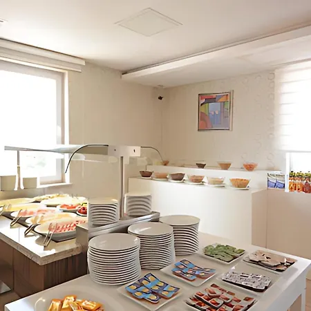 Ξενοδοχείο Real House Καισάρεια