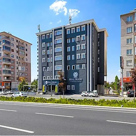 Real House Hotel 3*
