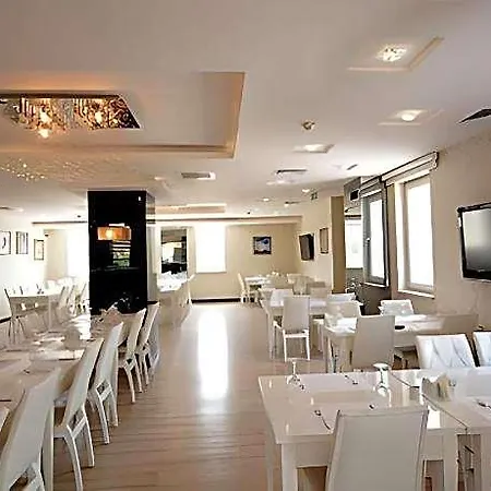 Real House فندق 3*