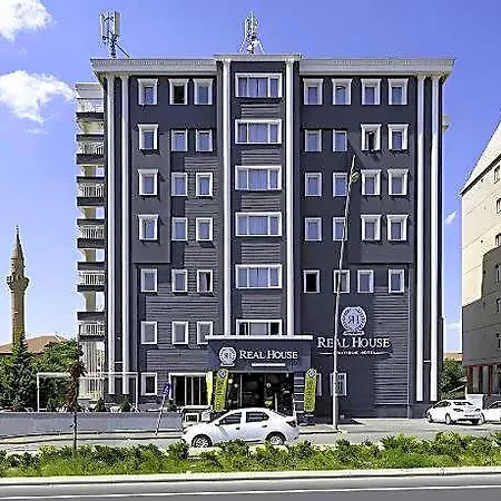 Real House فندق