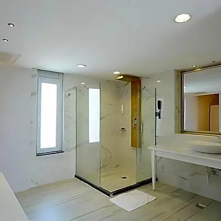 فندق Real House