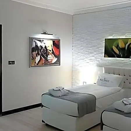 Real House فندق 3*