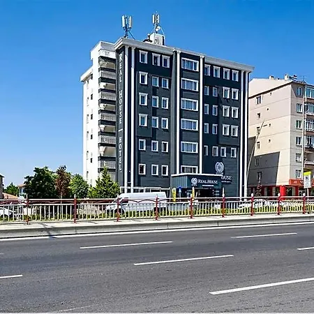 Hotel Real House 3*